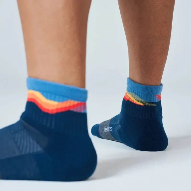 Feetures Trail Max Cushion Quarter Socks Unisex in Tectonic Navy-2