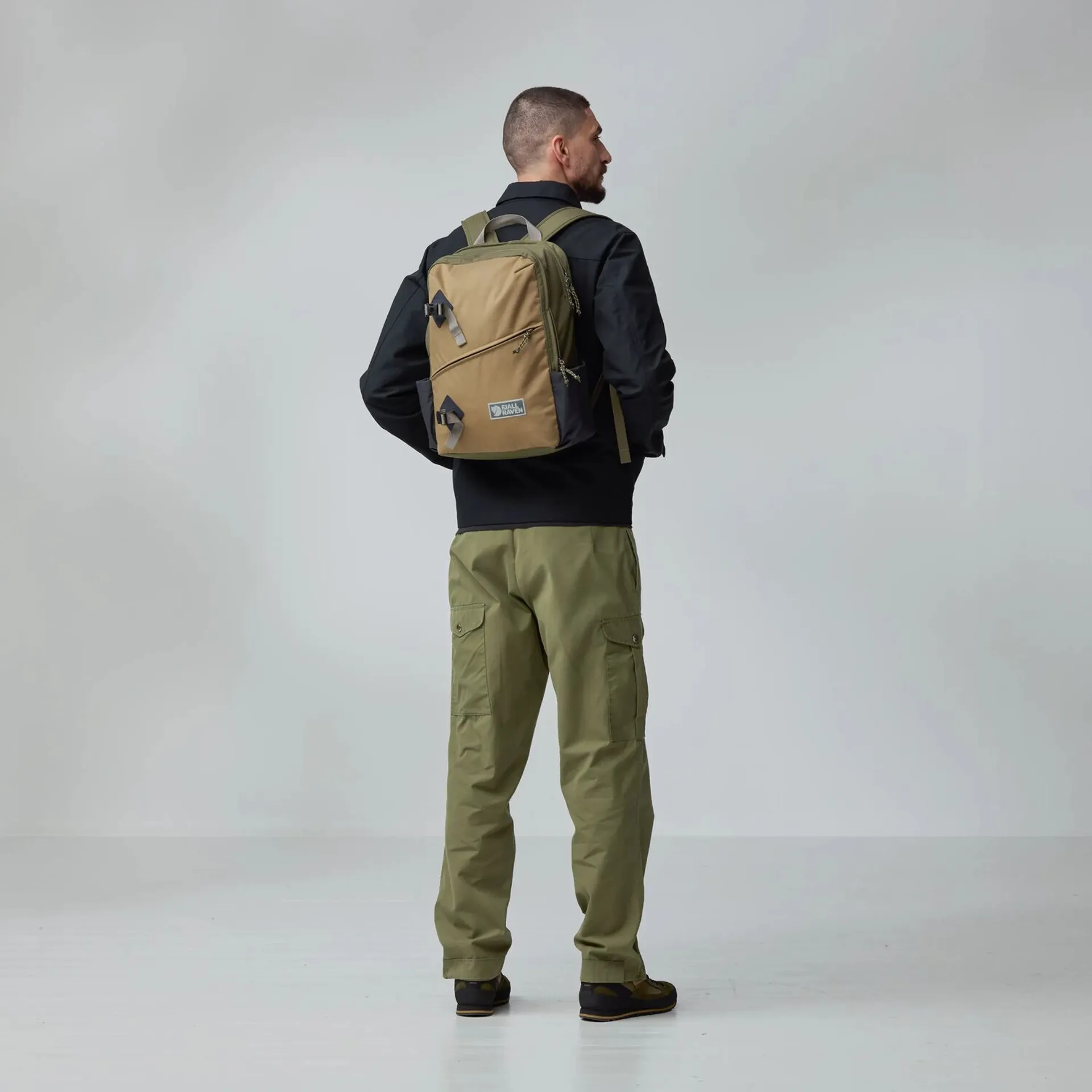 Fjallraven Vardag Backpack 17 | Violette - Coal Black Fjallraven Vardag Backpack 17 | Violette - Coal Black