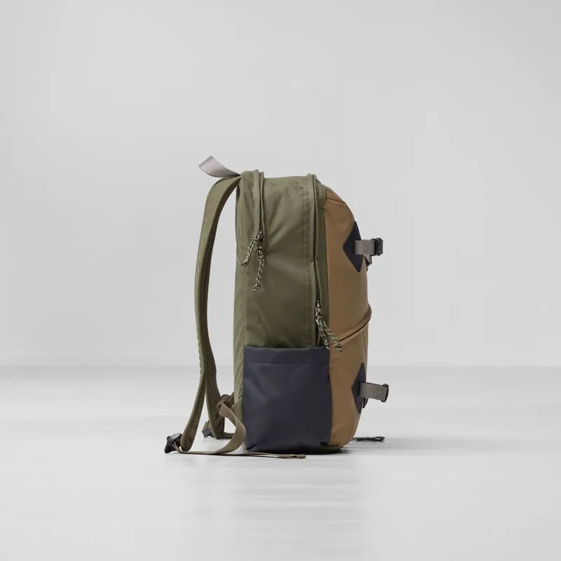 Fjallraven Vardag Backpack 17L in Poppy Pink/Khaki Dust-5