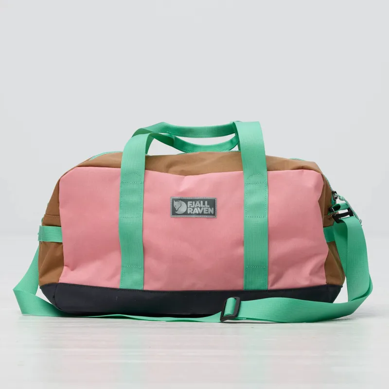 Fjallraven Vardag Duffel 33 in Poppy Pink/Khaki Dust-10