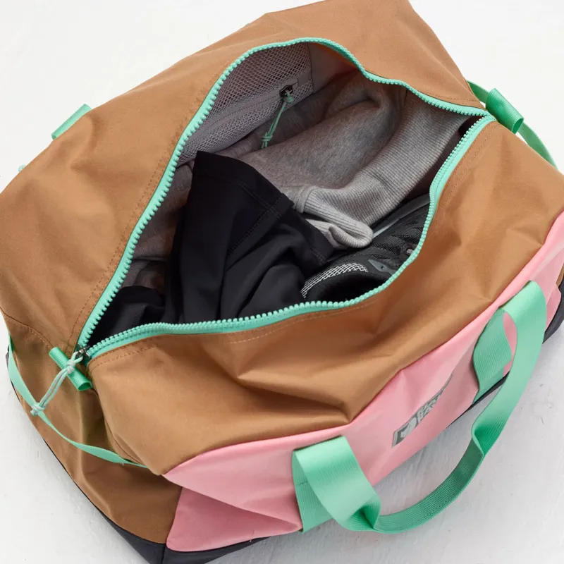 Fjallraven Vardag Duffel 33 in Poppy Pink/Khaki Dust-4