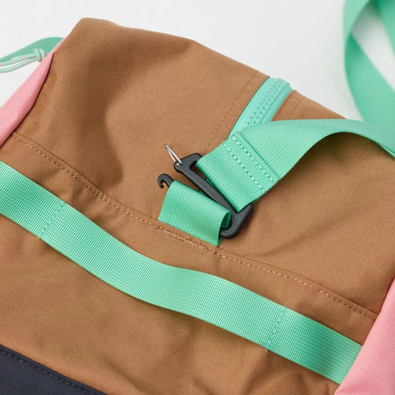 Fjallraven Vardag Duffel 33 in Poppy Pink/Khaki Dust-3
