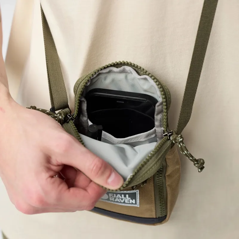 Fjallraven Vardag Pocket Small in Green/Clay-7