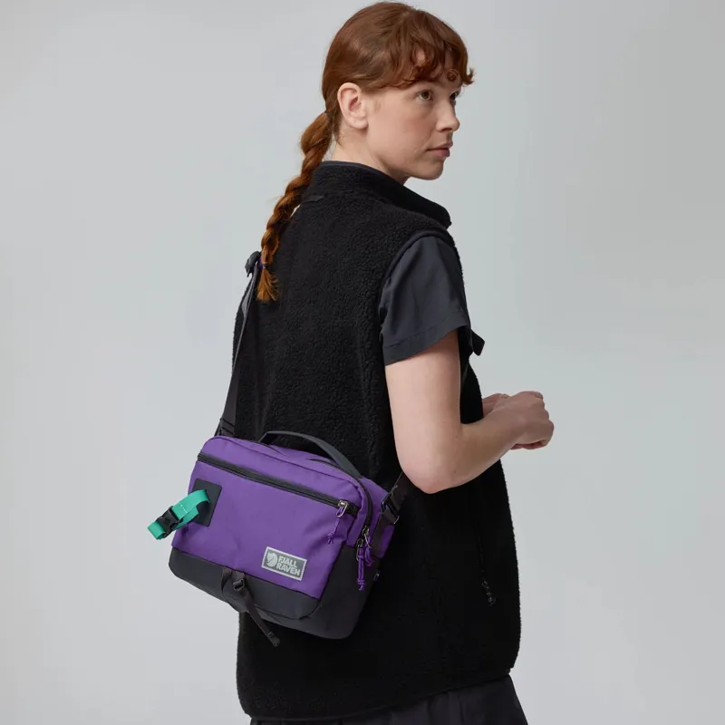 Fjallraven Vardag Shoulder Bag 6 in Coal Black-4