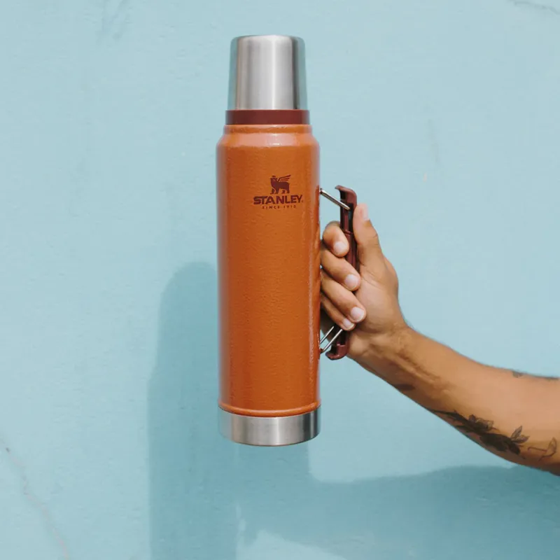 Stanley Classic Legendary Vacuum Bottle 1L in Hammertone Clay-3