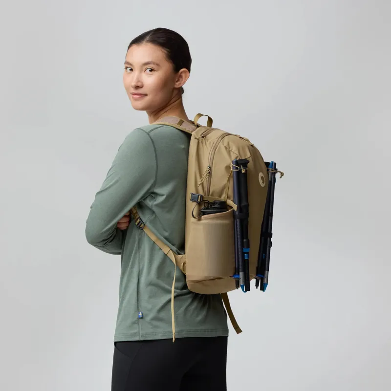Fjallraven Abisko Softpack 16 Unisex Daypack in Navy-4