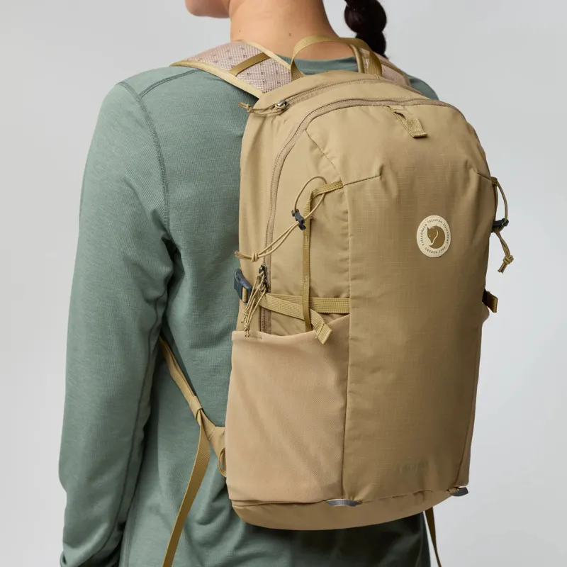 Fjallraven Abisko Softpack 16 Unisex Daypack in Navy-6