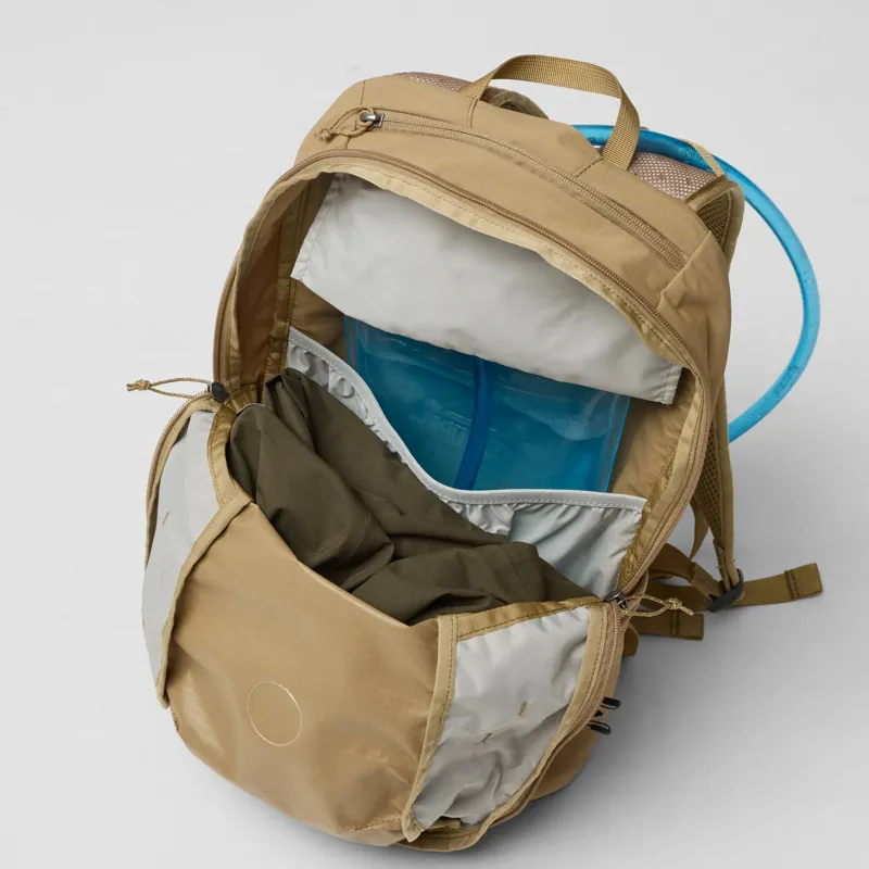 Fjallraven Abisko Softpack 16 Unisex Daypack in Navy-11