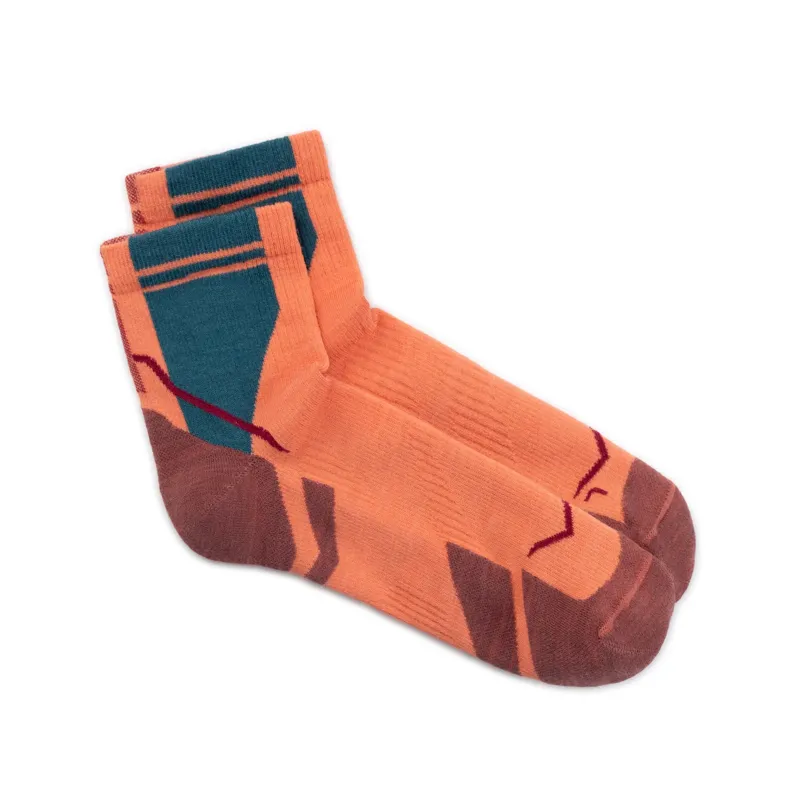 Buff Lightweight Merino Wool Quarter Unisex Socks in Flamingo-2