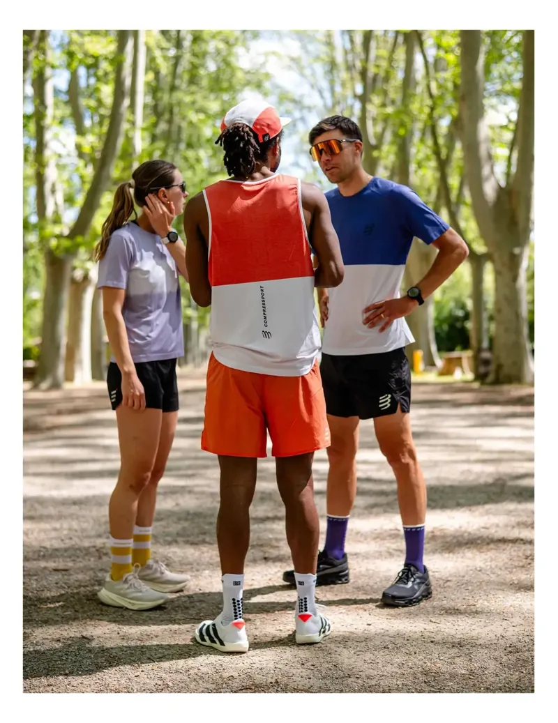 Compressport Performance SS T-Shirt Men in Orient Blue/Star White-4