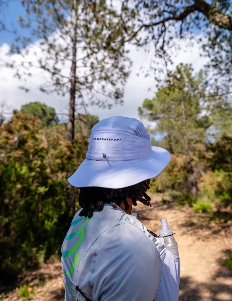 Compressport Stayfresh Ice Bob Running Bucket Hat in White-4