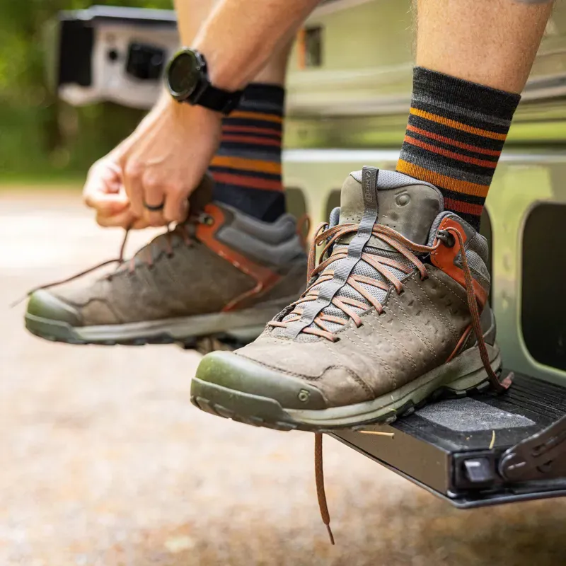 Darn Tough Fastpack Micro Crew Lightweight Hiking Socks Mens Charcoal-2