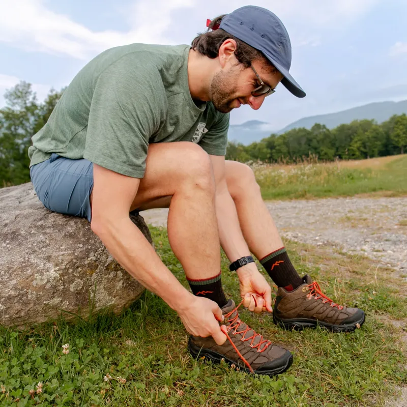 Darn Tough Hiker Micro Crew Midweight Cushion Men's Socks in Walnut-2