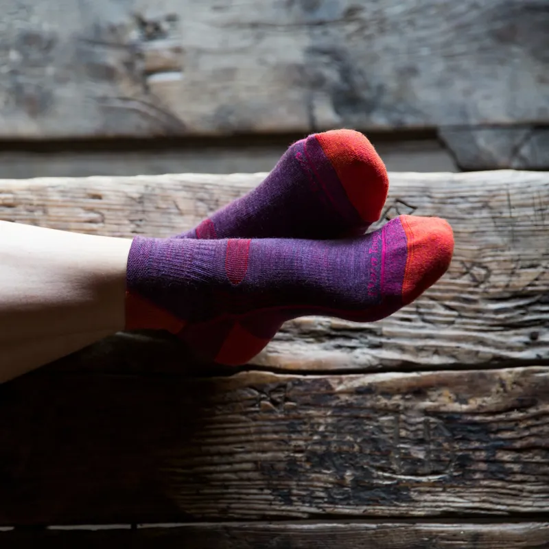 Darn Tough Hiker Quarter Midweight Cushion Women's Socks in Lupine-2