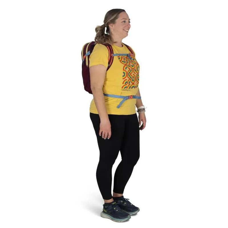Osprey Daylite Daypack in Moody Burgundy-7