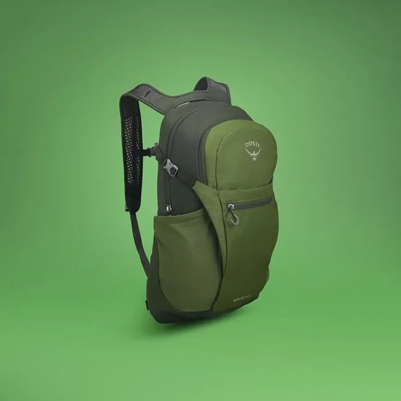 Osprey Daylite Plus Daypack in Green Belt/Green Canopy-4