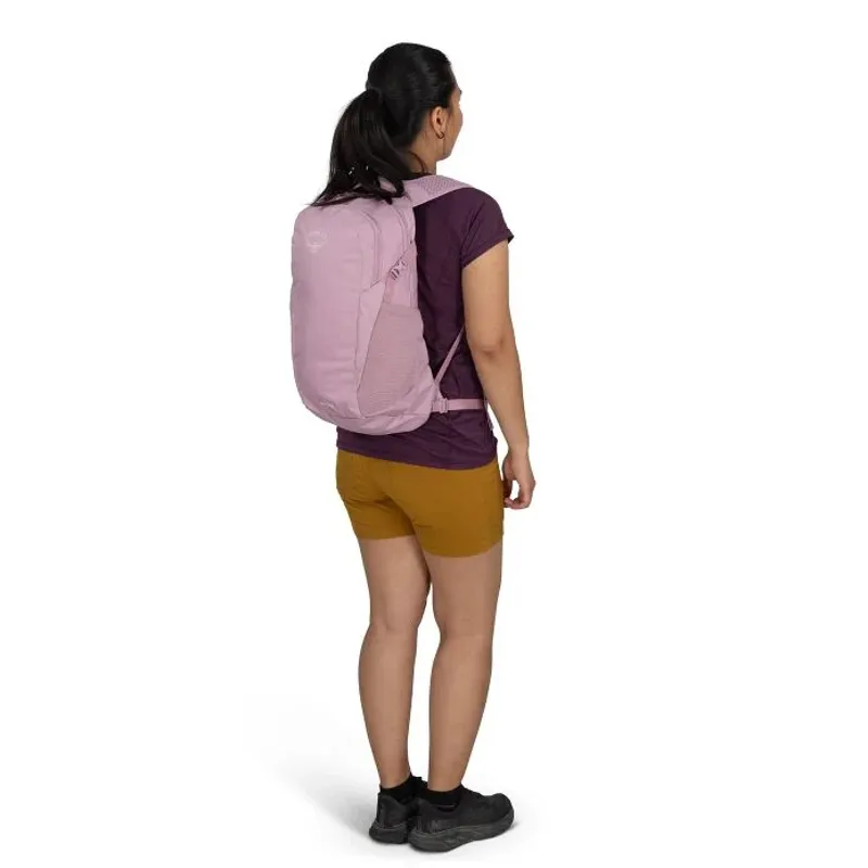 Osprey Daylite Daypack in Iris Pink-6