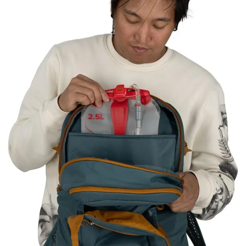 Osprey Daylite Plus Daypack in Torrent Blue-8