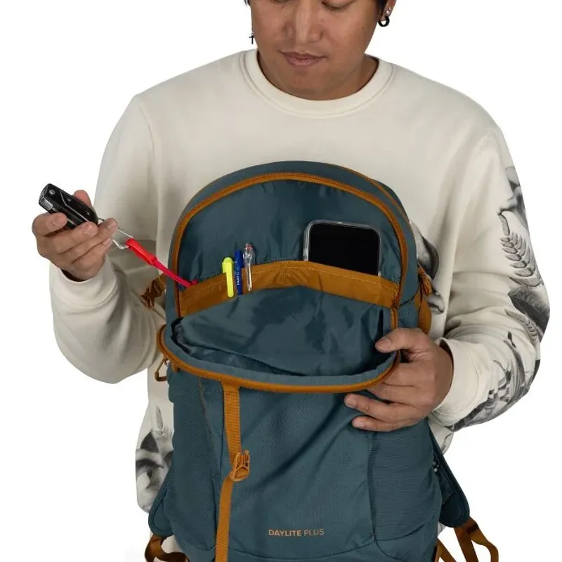 Osprey Daylite Plus Daypack in Torrent Blue-10