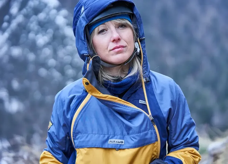 Paramo Velez Evolution Hybrid Smock Womens in Midnight/Gold/Indigo-4