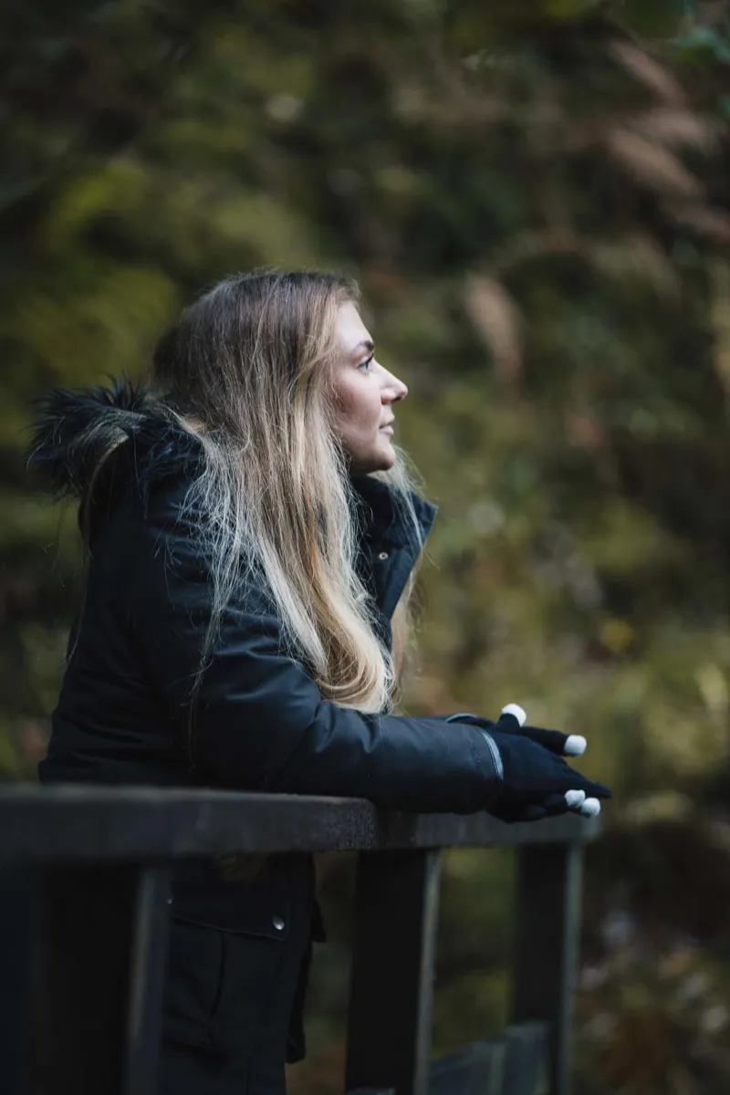 Extremities Thinny Touch Glove in Black-2