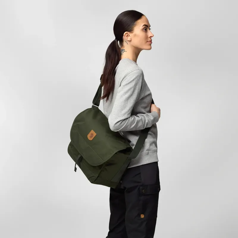 Fjallraven Greenland Shoulder Bag in Deep Forest-12