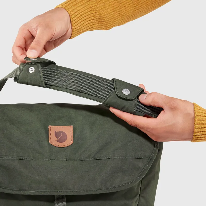 Fjallraven Greenland Shoulder Bag Unisex in Navy-3