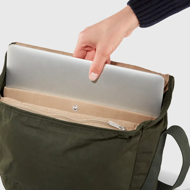 Fjallraven Greenland Shoulder Bag Small in Deep Forest-3