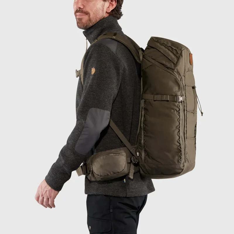Fjallraven Singi 28 Backpack in Clay-9