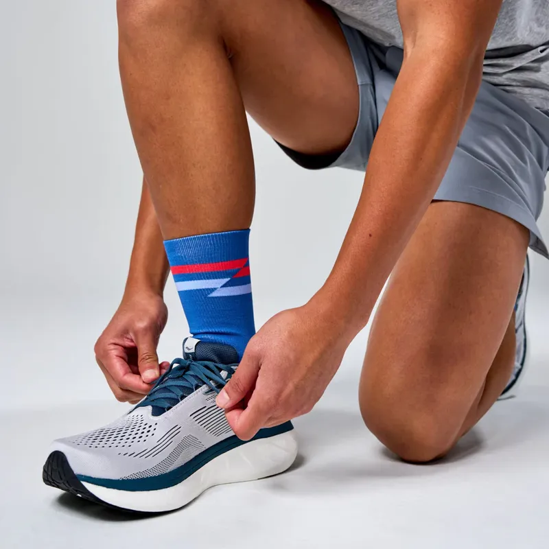 Feetures Elite Light Cushion Mini Crew Unisex Socks in Blue Track-3