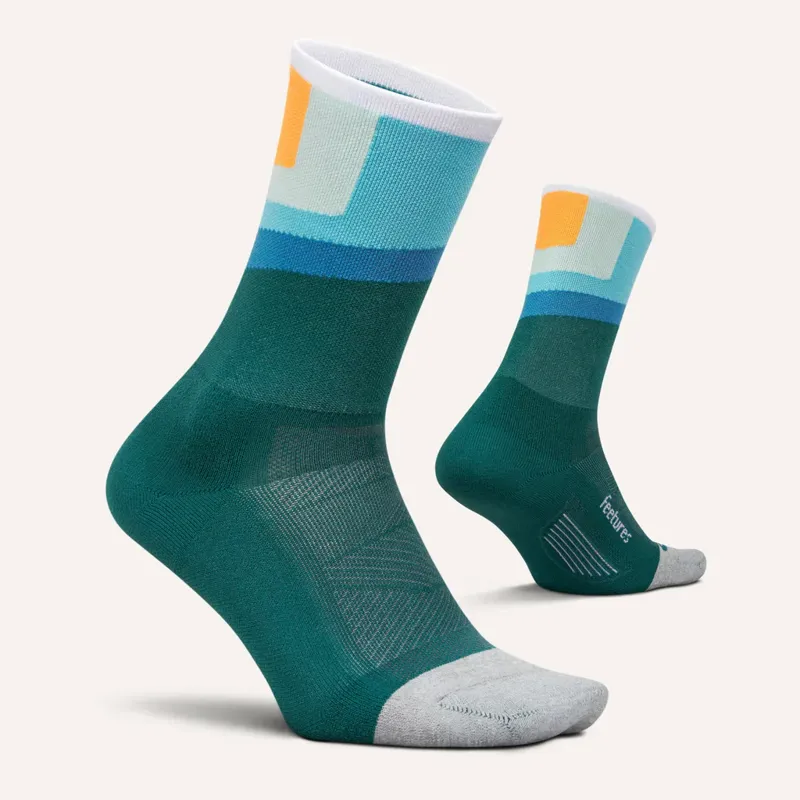 Feetures Elite Light Cushion Mini Crew Unisex Socks in Breezy Court-1