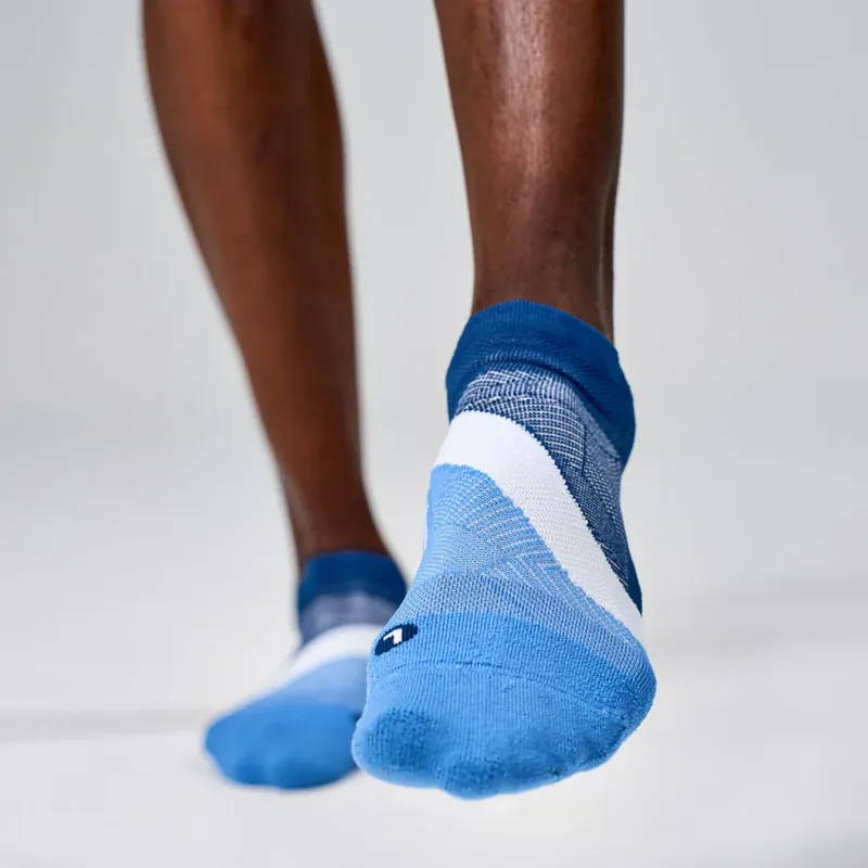 Feetures Elite Light Cushion Tab Unisex Socks in Blue Wave-2