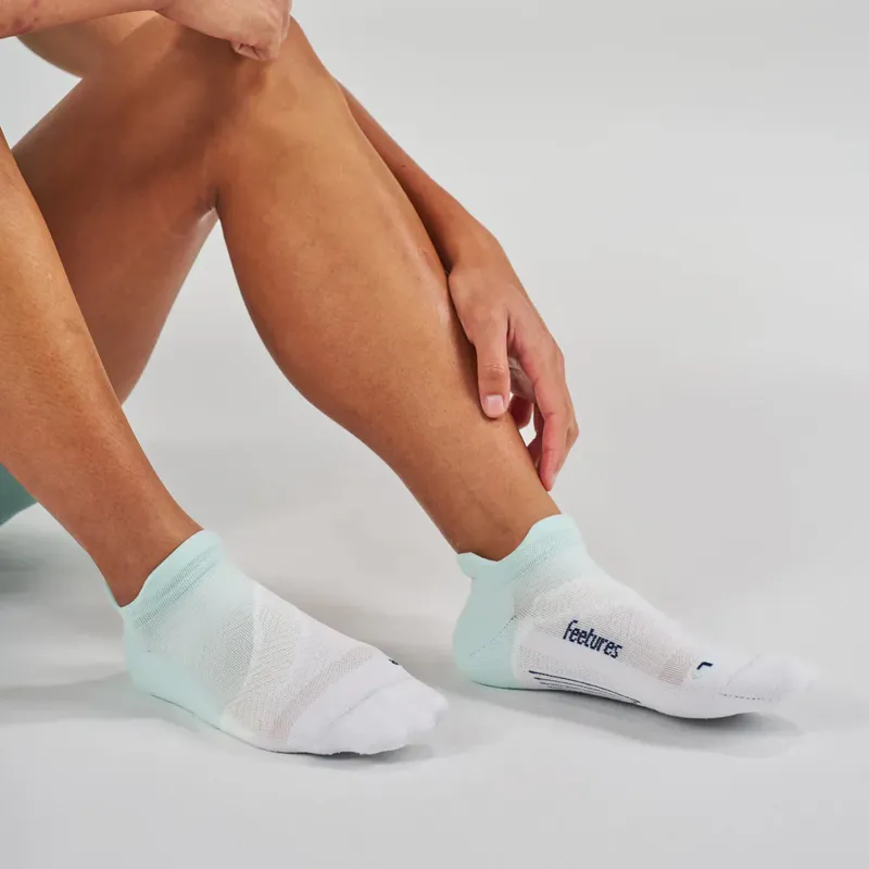 Feetures Elite Light Cushion Tab Unisex Socks in Supine Sage-2