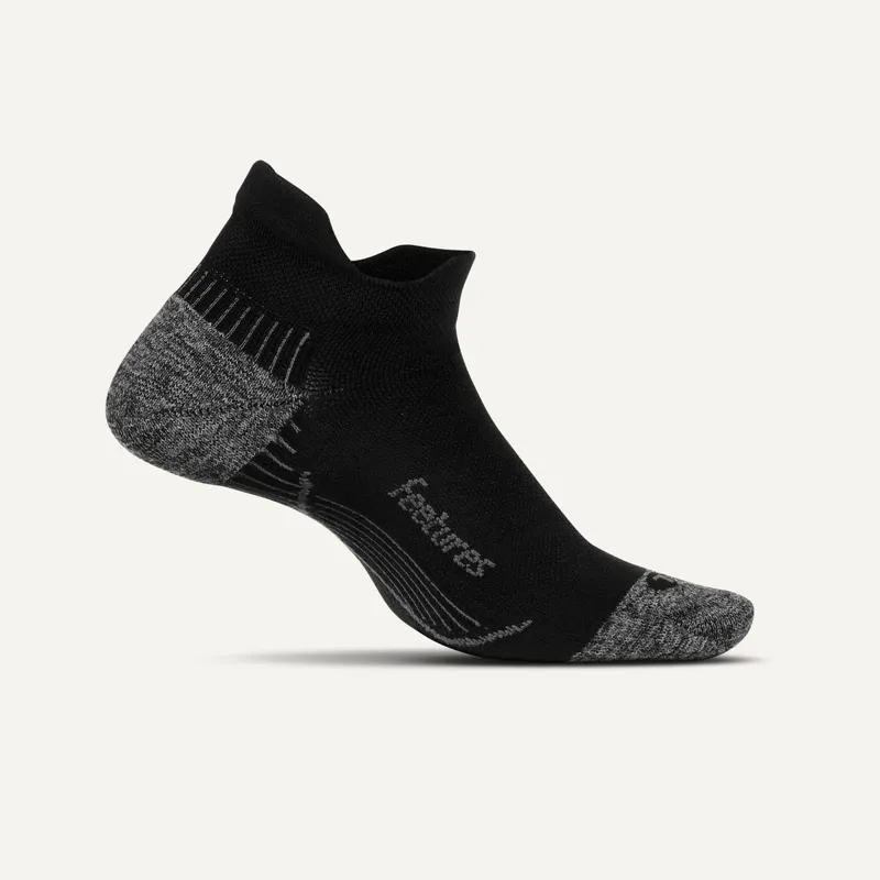 Feetures PF Relief Light Cushion Tab Unisex in Black