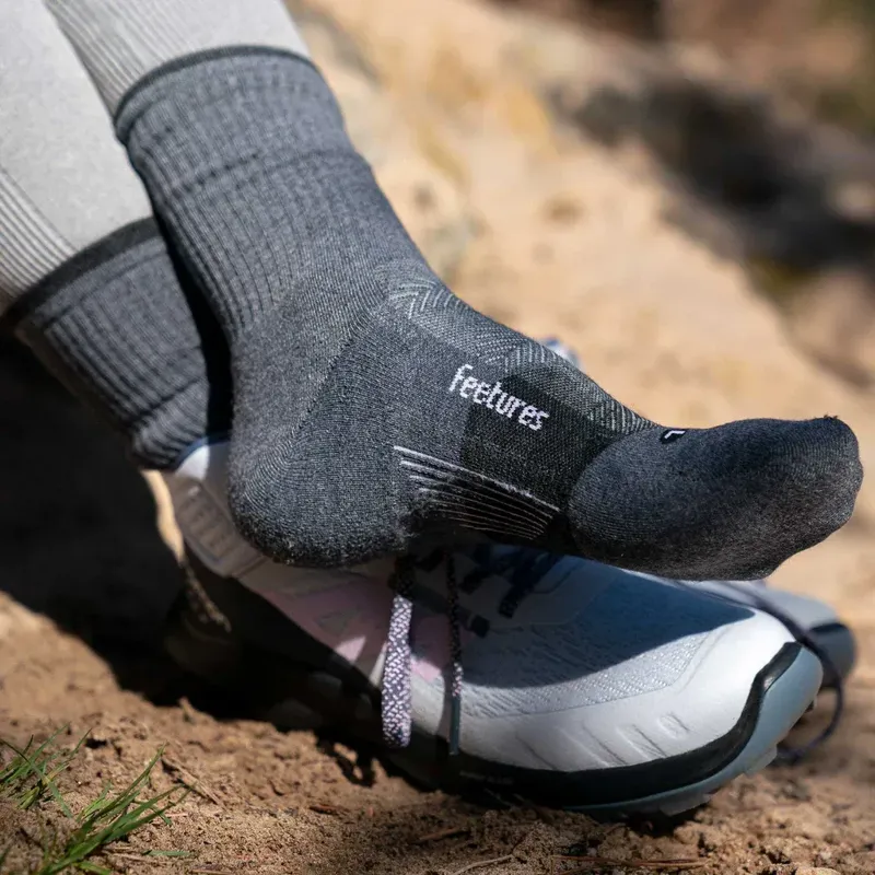 Feetures Trail Max Cushion Mini Crew Unisex in Grey-2