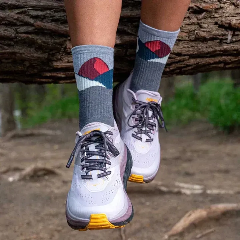 Feetures Trail Max Cushion Mini Crew Unisex in Grey-3