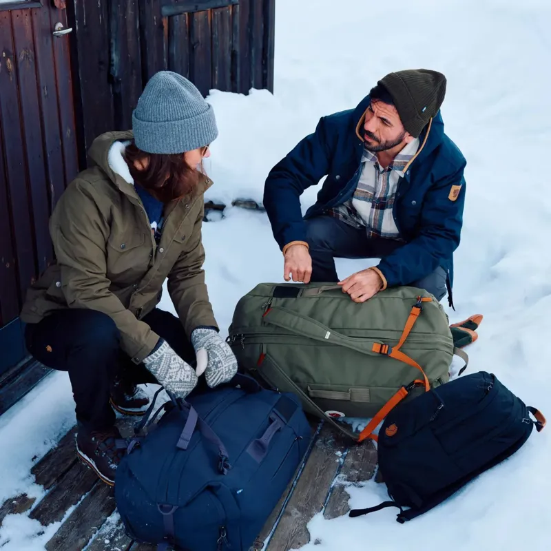 Fjallraven Farden Duffel 80 in Navy-4