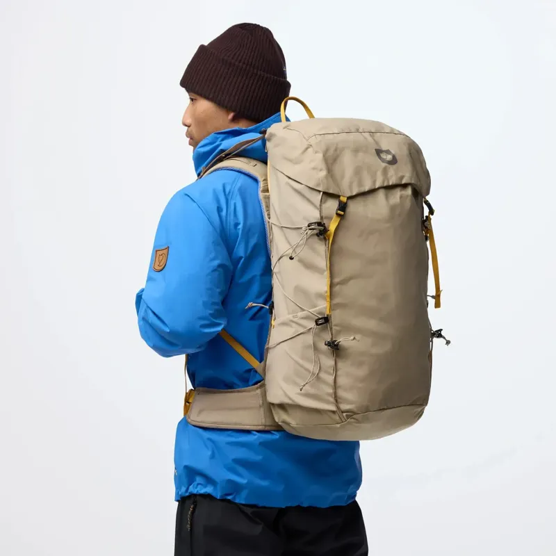 Fjallraven Kajka X-Latt 45 M/L Lightweight Backpack in Green-7