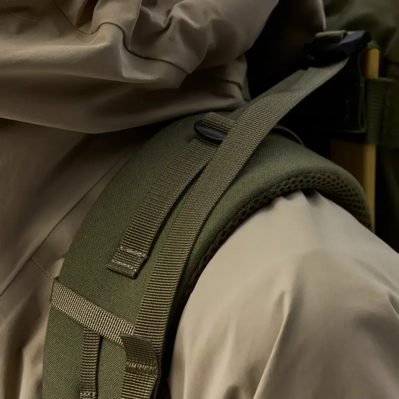 Fjallraven Kajka X-Latt 45 S/M Lightweight Backpack in Green-7