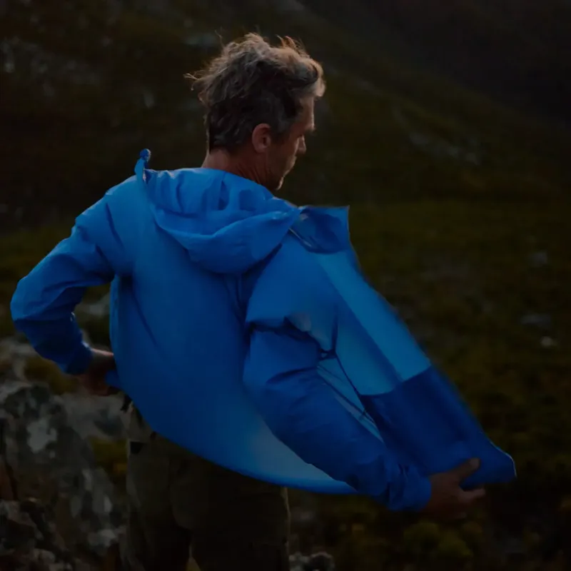 Fjallraven Keb Latt Wind Jacket Mens in Mountain Blue-12