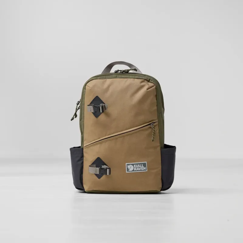 Fjallraven Vardag Backpack 17L in Green/Clay-9