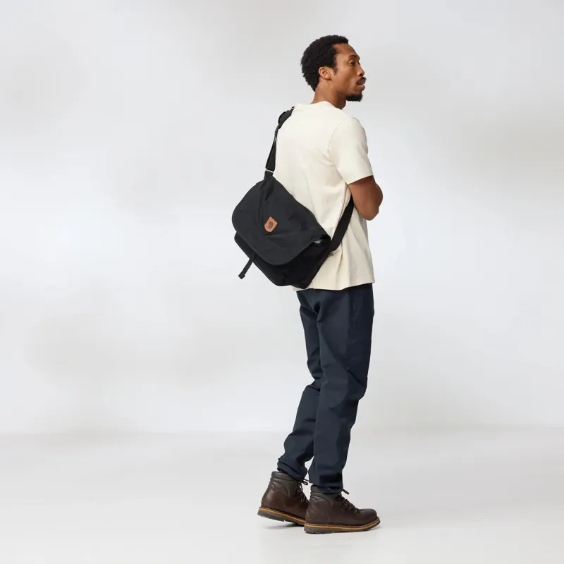 Fjallraven Greenland Shoulder Bag Unisex in Navy-6