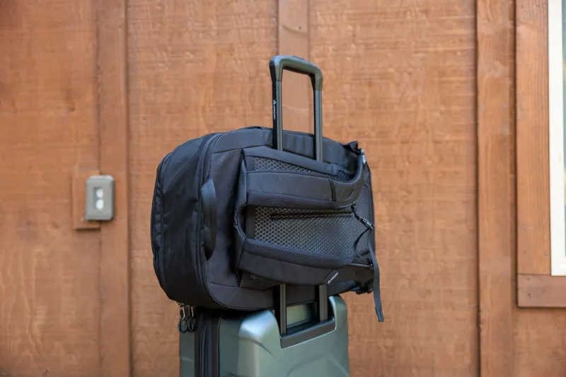 Gregory Border Carry On 40 Backpack in Black Lichen-4