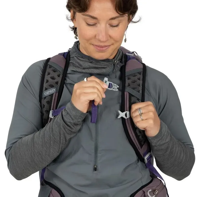 Osprey Hikelite 28 in Cascade Blue-7