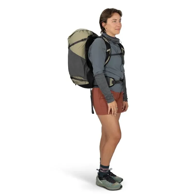 Osprey Hikelite 32 in Raven Black-9