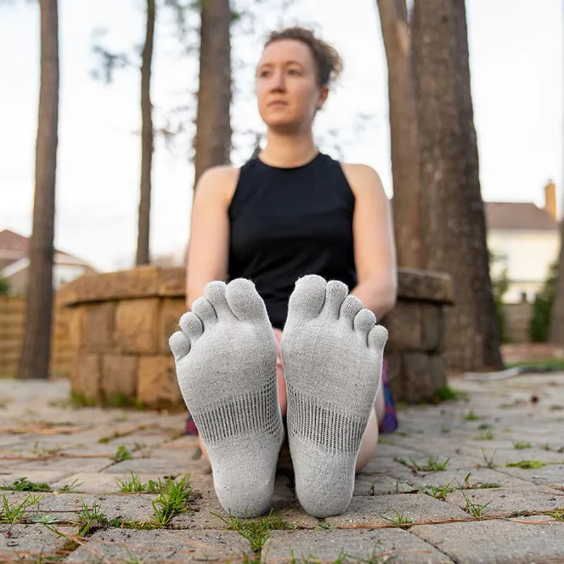 Injinji Run Lightweight Mini Crew Unisex Socks in Gray-3