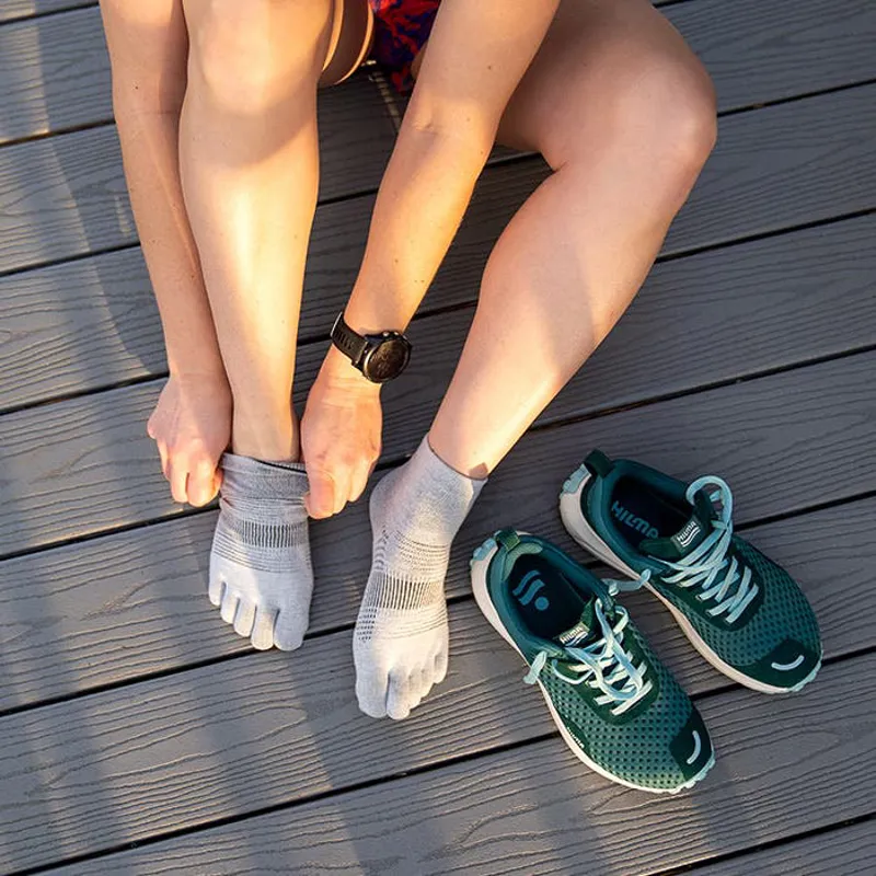 Injinji Run Lightweight No Show Running Toe Socks Womens in Gray-4