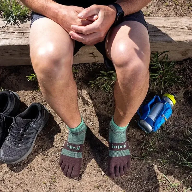 Injinji Trail Midweight Mini Crew Running Toe Socks Unisex in Mint-2