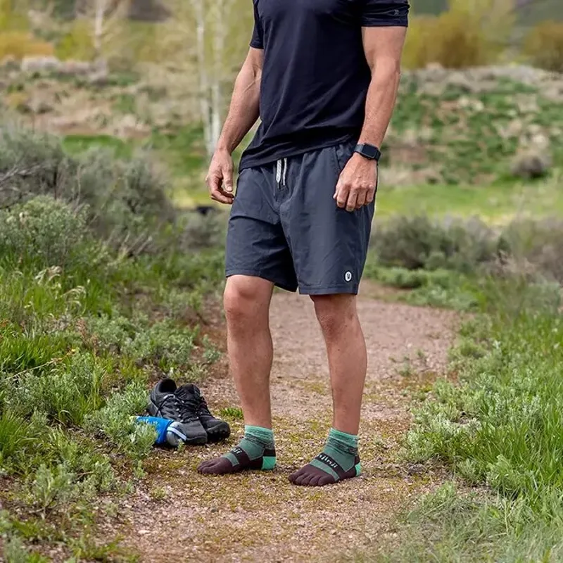 Injinji Trail Midweight Mini Crew Running Toe Socks Unisex in Mint-4