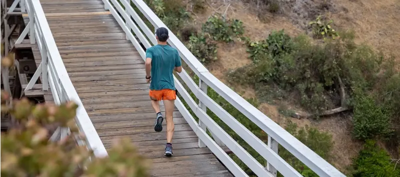 Injinji Ultra Run Mini Crew Unisex Socks in Poseidon-8